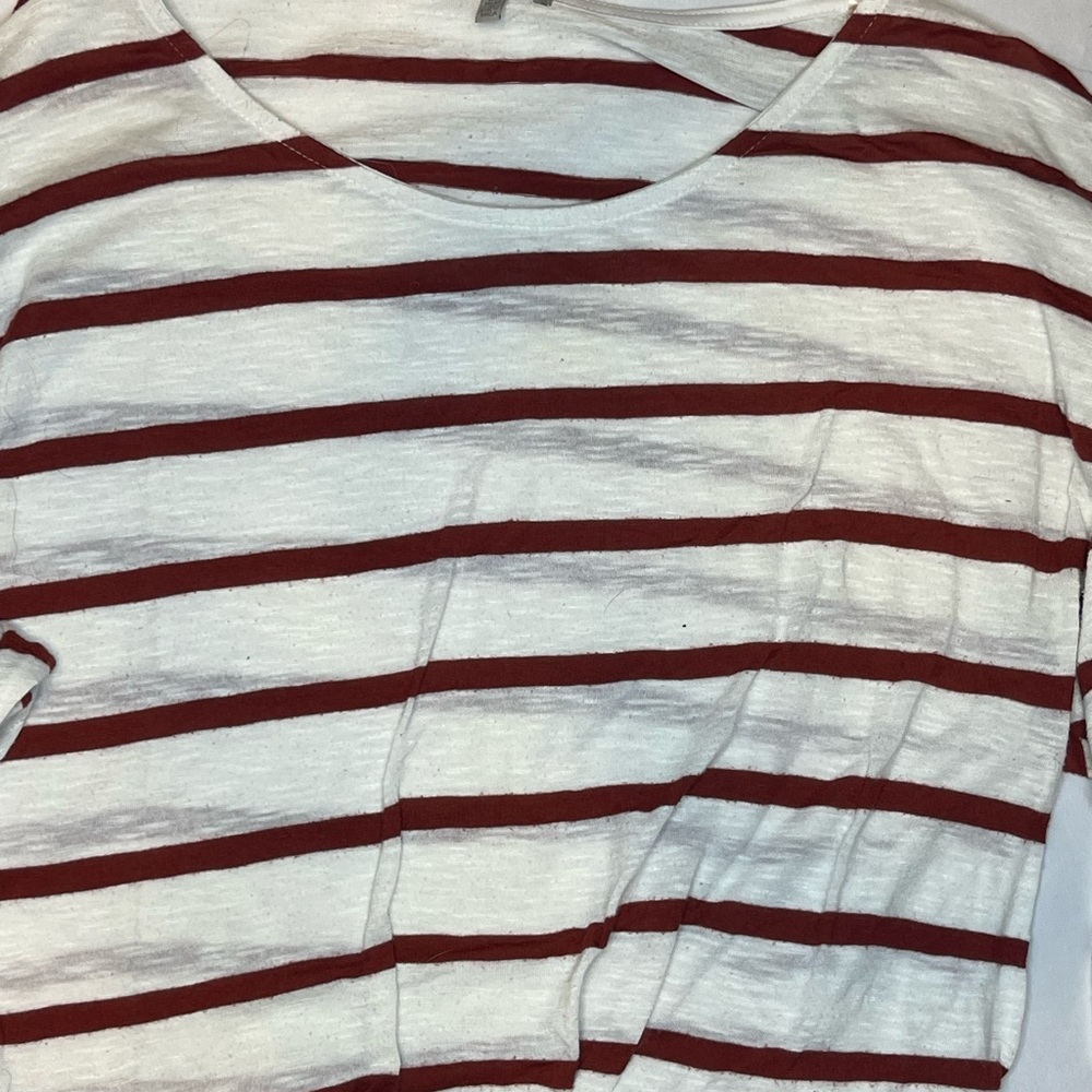 Stripped mid length sleeve shirt